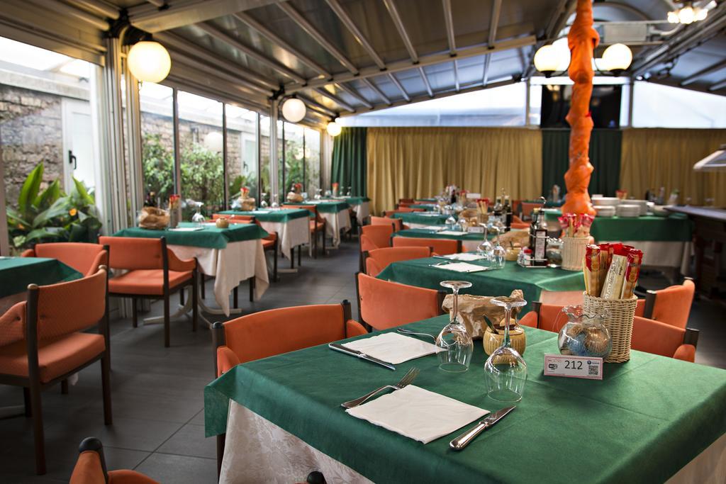 Hotel Ristorante Cigno - Camere And Aparthotel Latisana Luaran gambar