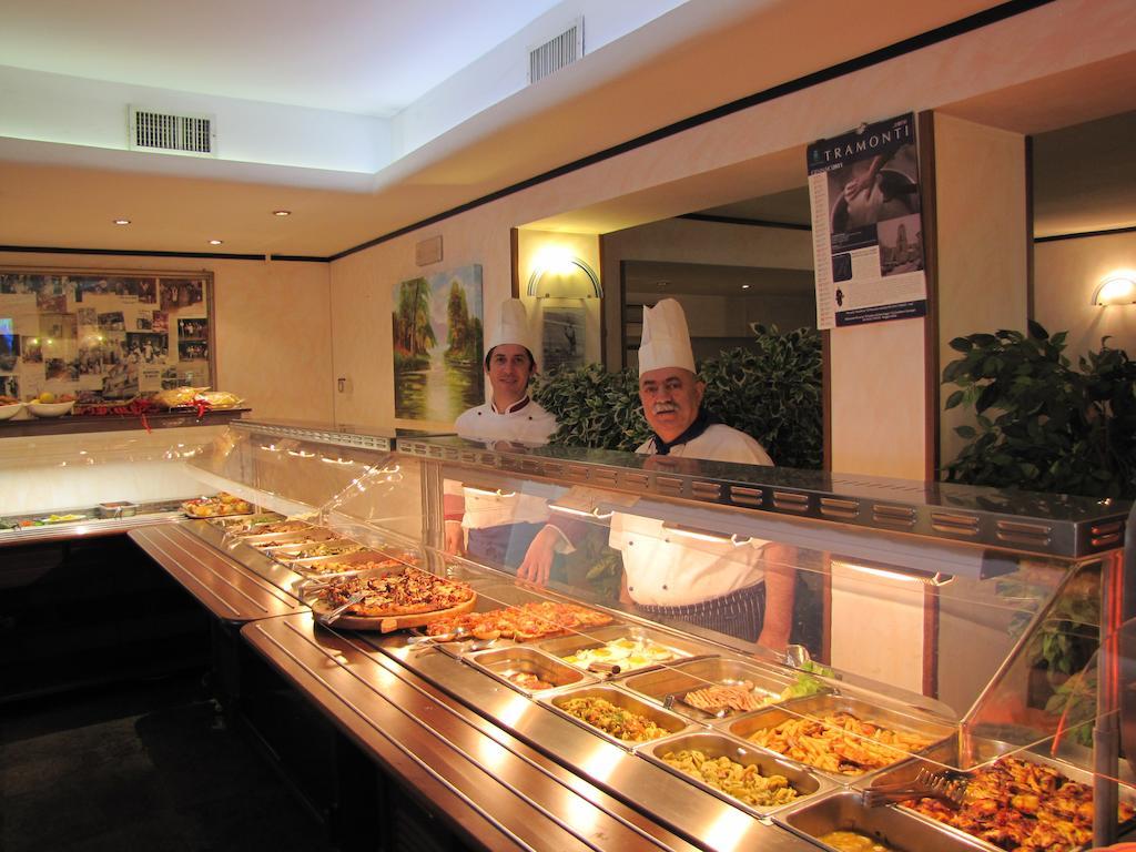Hotel Ristorante Cigno - Camere And Aparthotel Latisana Luaran gambar